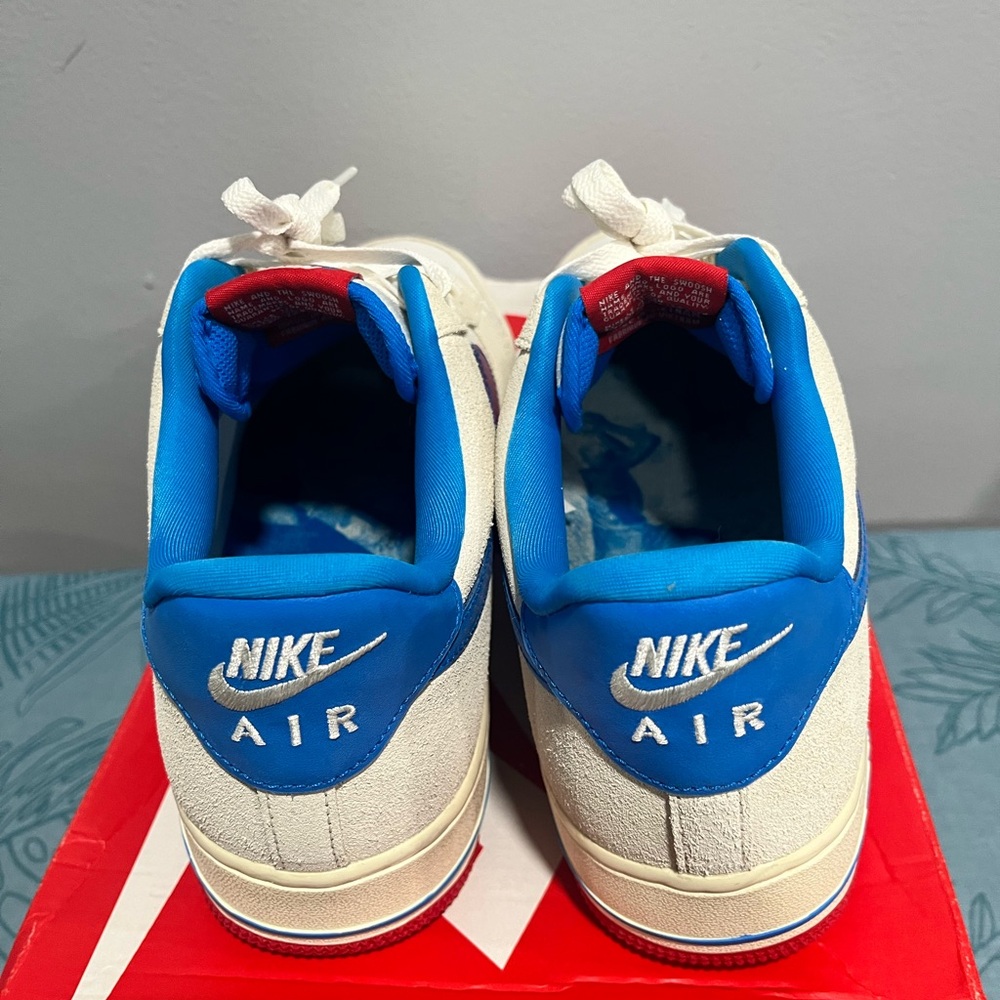 Nike Men's Cream and Blue Sneakers - Picture 3 of 9